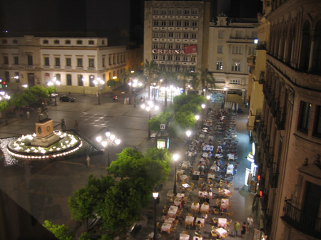 Cordoba-14 Plaza de las Tendillas at night